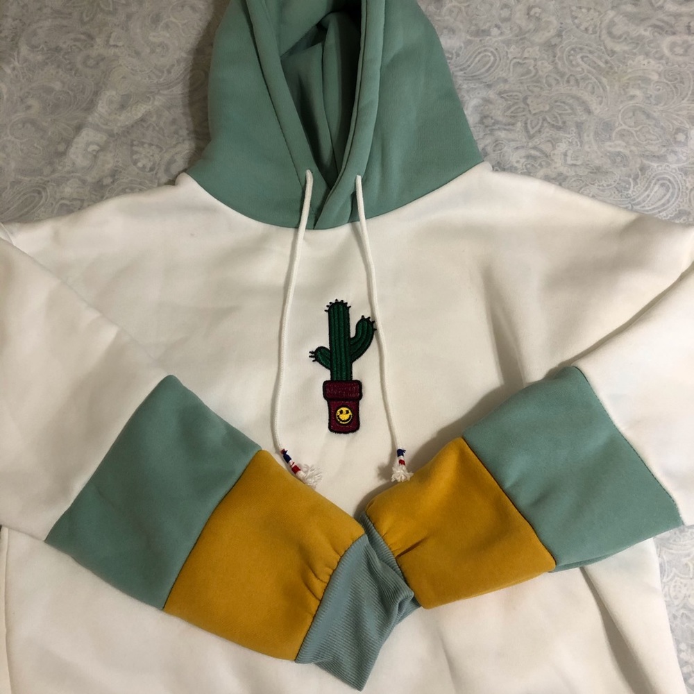 Cactus Hoodie! - Picture 4 of 5